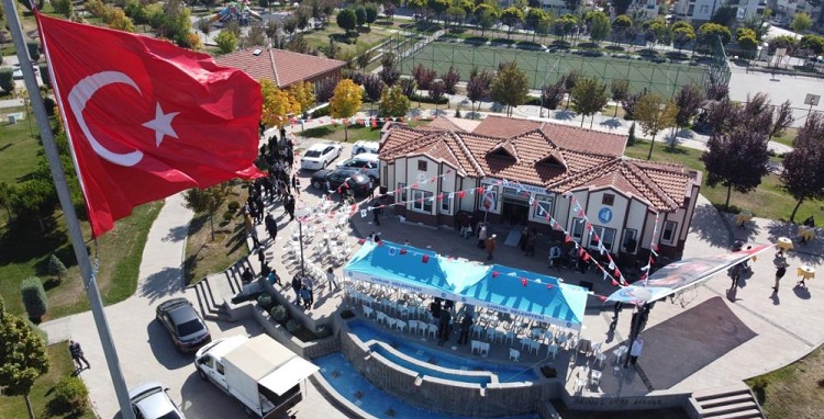 Millet Kıraathanesi hizmete açıldı
