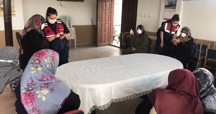 Jandarma köylerde KADES’i anlatıyor
