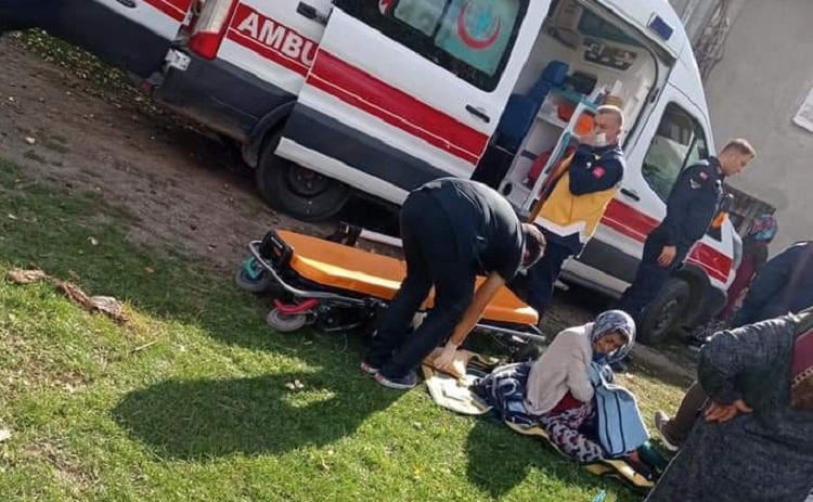 Evi yanan kadın ölümden döndü