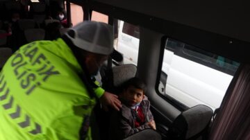 Servislerde emniyet kemeri uygulaması!