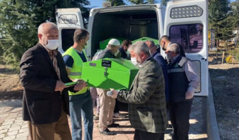 Cenazeye başkan sahip çıktı!