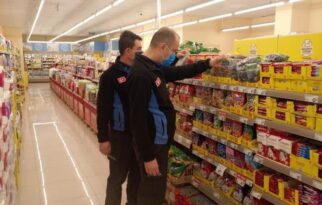 Zabıta ekipleri marketleri denetledi