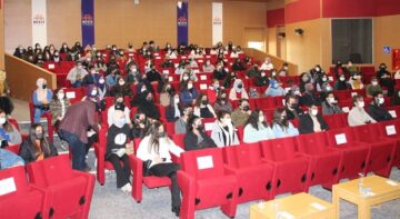 Üniversite öğrencileri bilgilendirildi