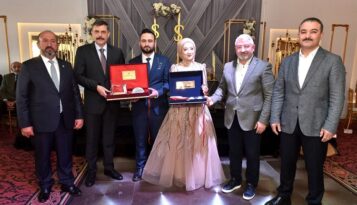 Kavuncu ailesinin mutlu günü