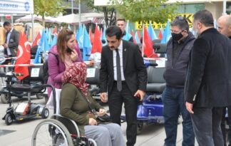 Ülkü Ocakları engellileri sevindirdi