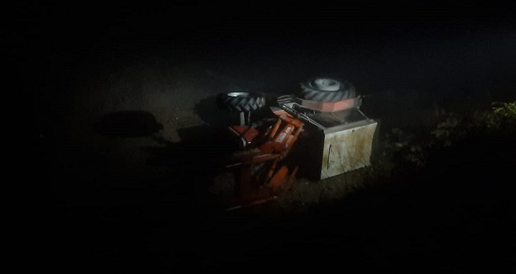 Siste traktör şarampole devrildi