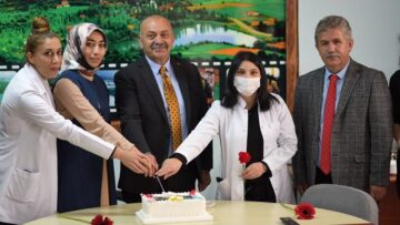 Öğretmenler gününü kutladı