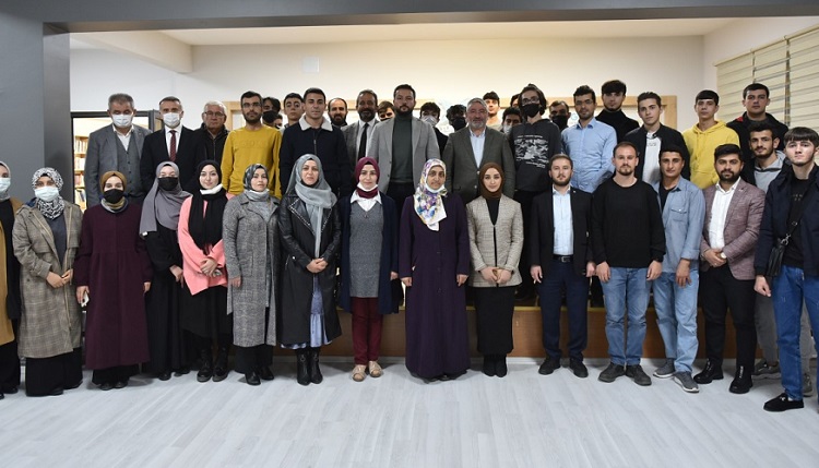 Başkan gençlerle bir araya geldi