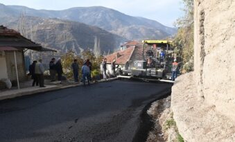 Belediye’den Atatürk caddesine asfalt
