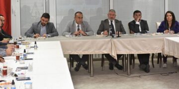 İcraatlarını meclis üyelerine anlattı
