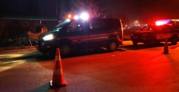 Tartıştığı kadını bıçakla yaraladı