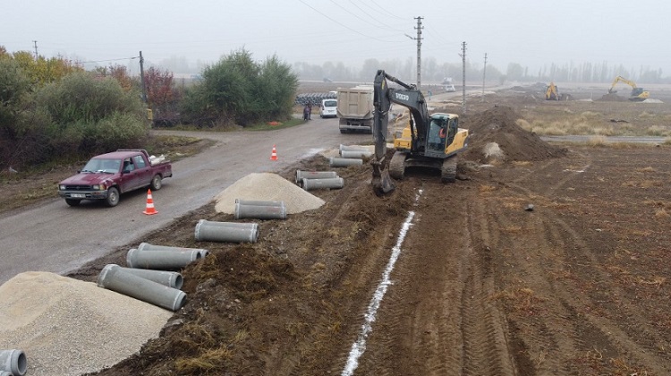 Belediye yeni yollar açıyor