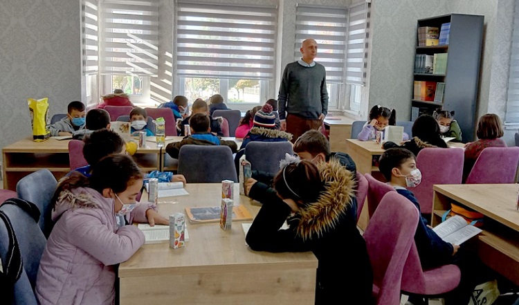 Millet kıraathanesine yoğun ilgi