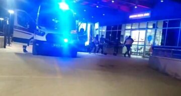 Parkta çıkan kavgada bıçaklandı!