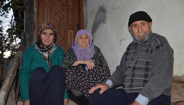 Yaşlı çifti böyle dolandırdılar!