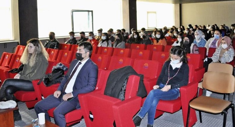 Öğrencilere oryantasyon eğitimi