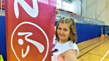 Kadınlar zumba ile stres attı