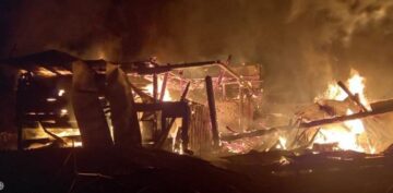 Köy muhtarının evi kül oldu!