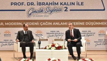 Çorum’da gençlere konferans verdi
