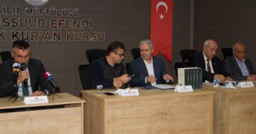 Bir ilçe iki Şeyhülislam paneli