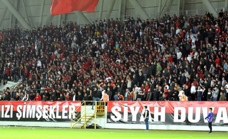 Çorum’a seyircisiz oynama cezası!