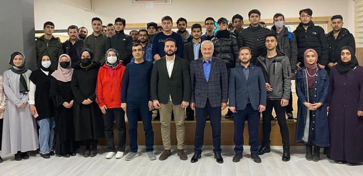 Tecrübelerini gençlerle paylaştı