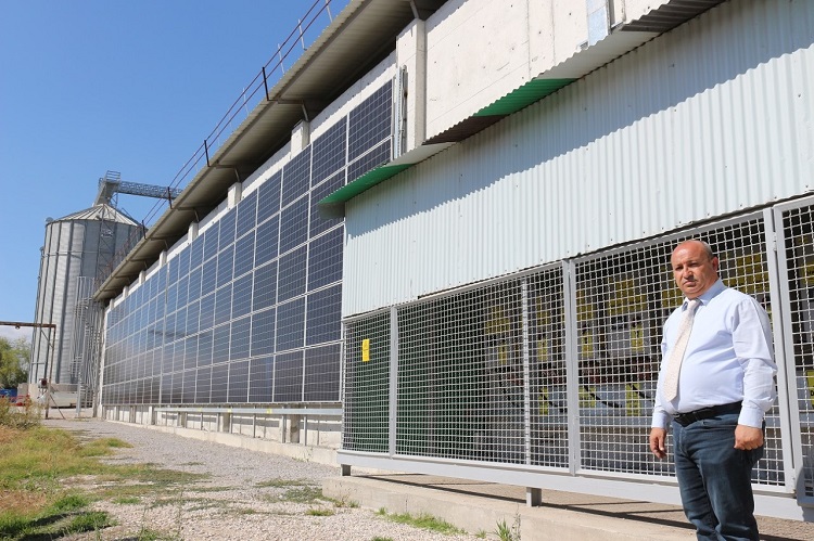 Çatıda ve duvarda elektrik üretiyorlar