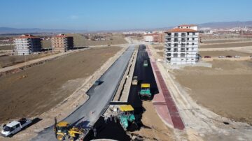 Öğretmen Lisesi caddesi asfaltlandı