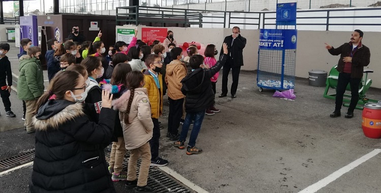 Atık getirme merkezini gezdiler