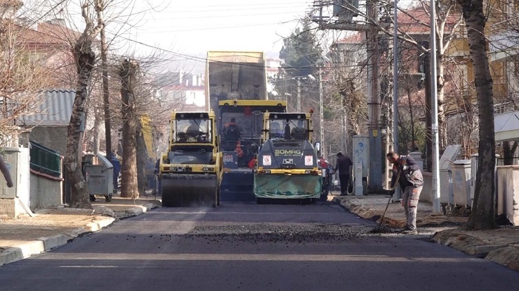 Asfalt çalışmaları devam ediyor