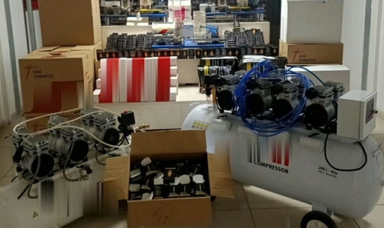 Evde kaçak sigara yapıyorlardı!