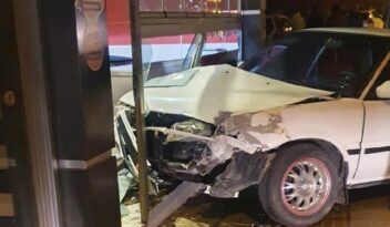 Kazada otomobil fırına girdi