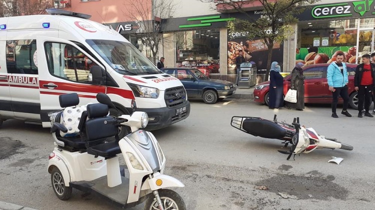 Motor kazasında 1 kişi yaralandı