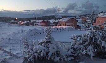 Dağ köyleri beyaza büründü