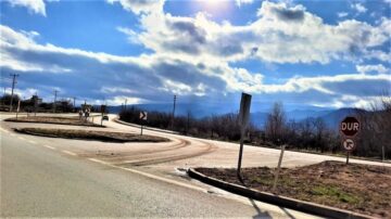 Kavşaktaki çökme tedirgin ediyor