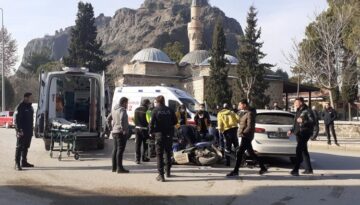 Motor sürücüsü kazada yaralandı