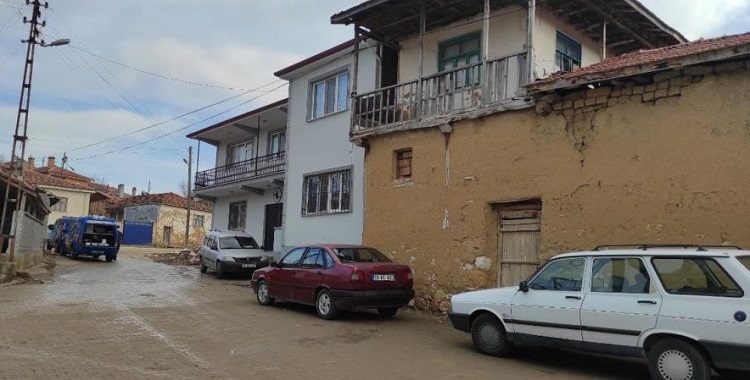 Kardeşlerin evine hırsız girdi!