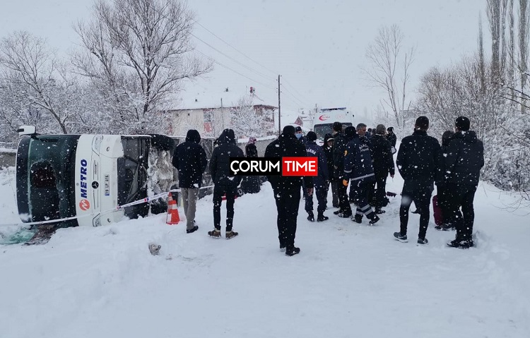 Çorum’da yolcu otobüsü devrildi!