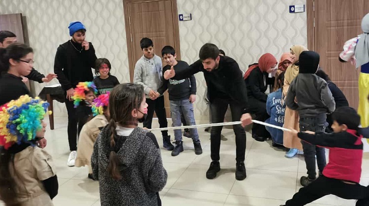 Mülteci çocuklar gönüllerince eğlendi