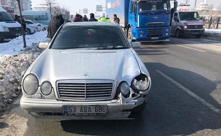 Küçük çocuk kazada can verdi!