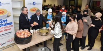 Başkan’dan öğrencilere sıcak çorba
