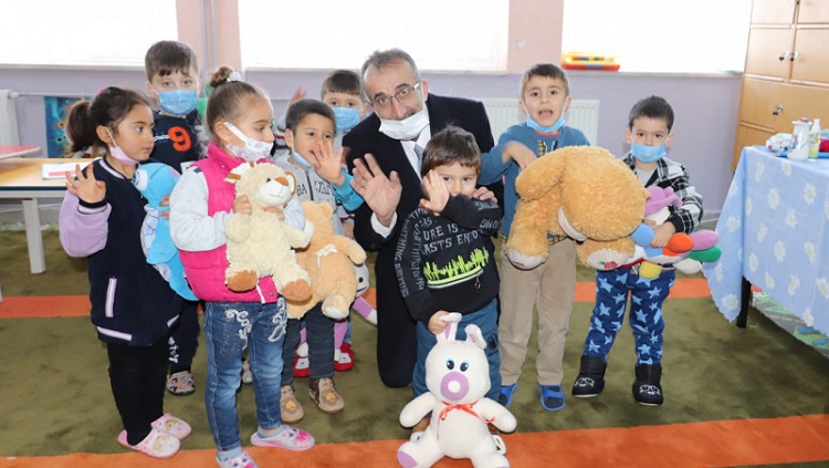 6 Köy okuluna ana sınıfı açıldı