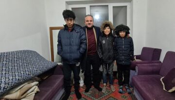 Çocukları donmaktan kurtardılar