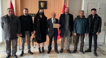 Hasan İlhan mazbatasını aldı