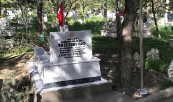 Şehit mezarlarına özel bakım