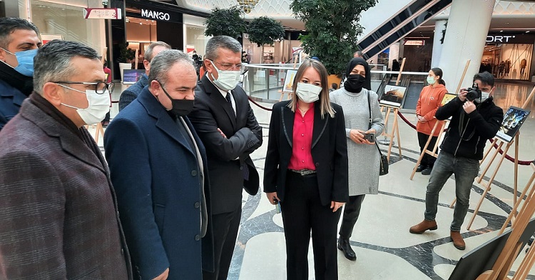 Fotoğraflarla Değerlerimiz sergisi