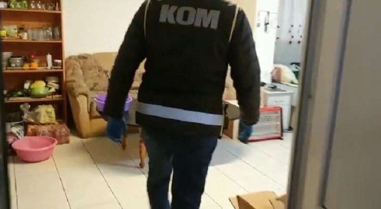 Polis işyerinin deposunda yakaladı!