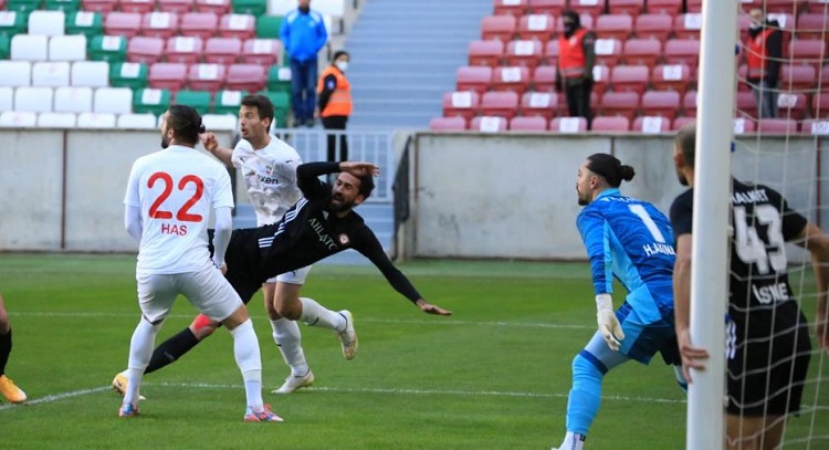 Çorum FK lige mağlup başladı