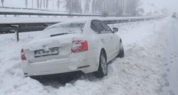 Kar kazaları beraberinde getirdi
