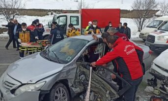 Üzücü kazada 5 kişi yaralandı!